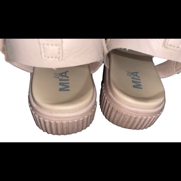 Mia girl sandals size 1 - Picture 3 of 4